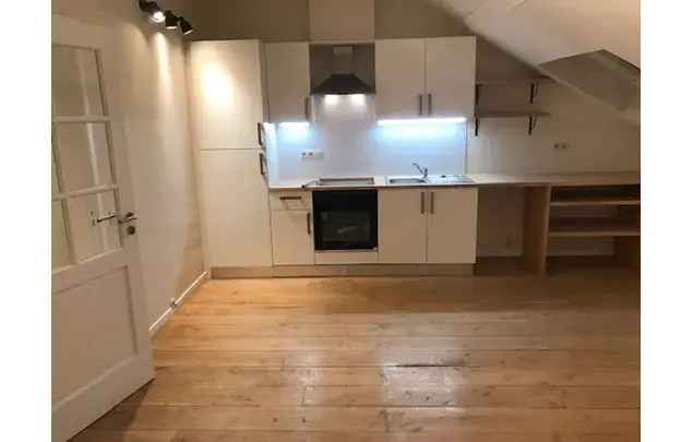 Huur 2 slaapkamer appartement in Schaerbeek - Schaarbeek