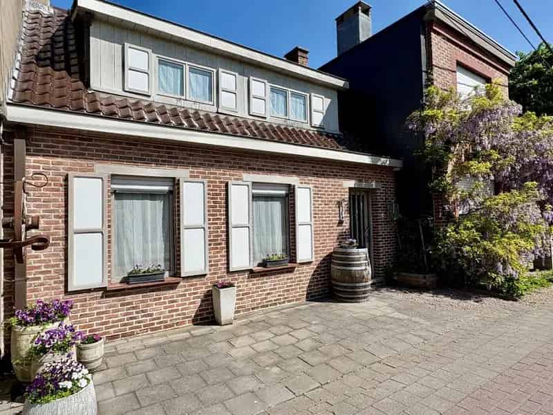 Charmante Instapklare Woning Groene Omgeving Dubbele Garage