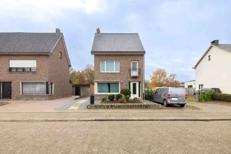 Te renoveren woning met magazijn