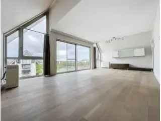 Te koop duplex appartement Roeselare met prachtig zicht op water