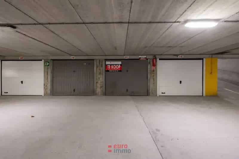 Garagebox te Koop Centrale Locatie
