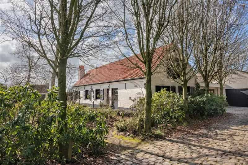 Idyllische hoeve te koop nabij Ooidonk