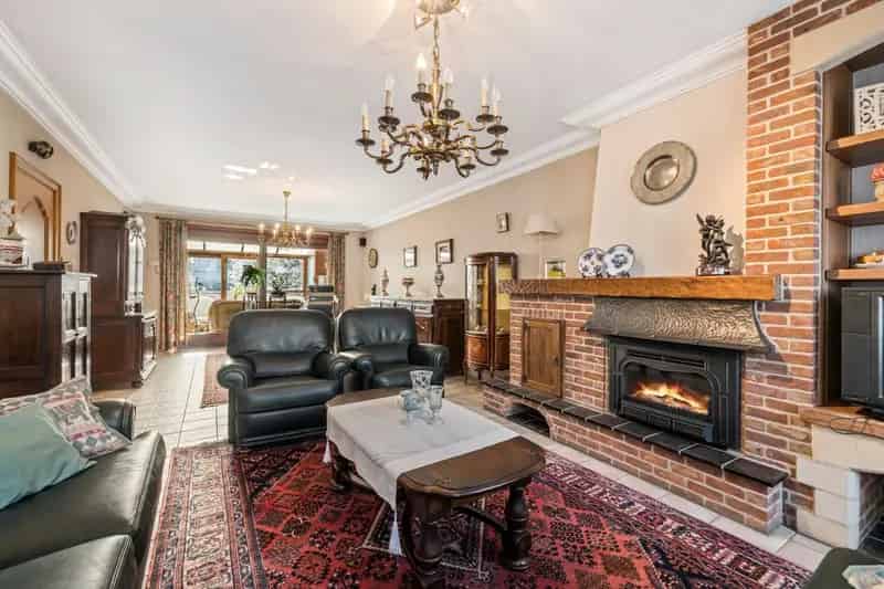 Bel-etage Sint-Niklaas: Ruime woning met potentieel