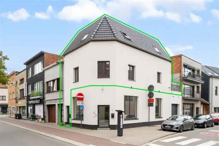 Gerenoveerd appartement met terras in centrum Aalst