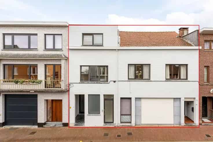Appartementenblok Te Koop Grote Tuin Twee Appartementen