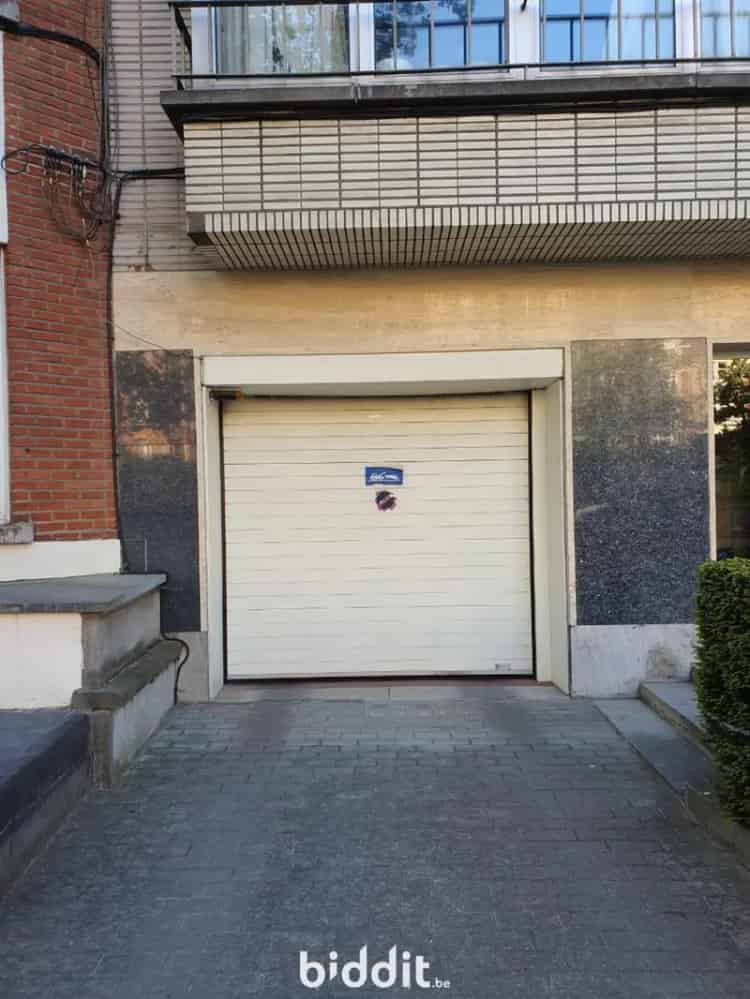 Garagebox te koop Louis Schmidtlaan 82