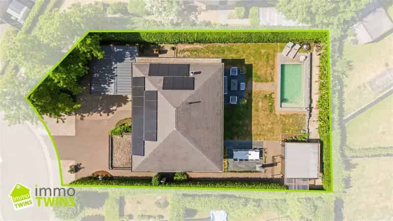 Luxueuze Open Bebouwing met Zwembad te Berlare