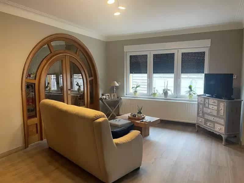Huis te Itegem: 3 slaapkamers, garage en tuin