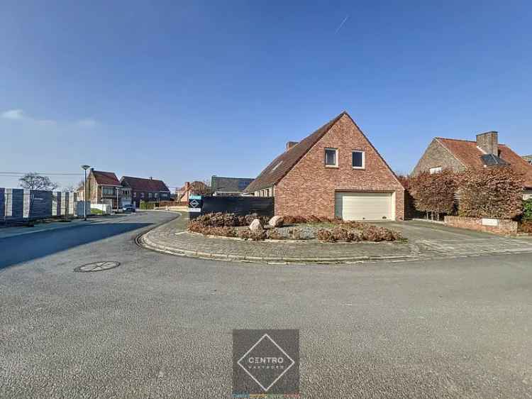 Te koop villa in Kuurne met 3 à 4 slpks en ruime garage