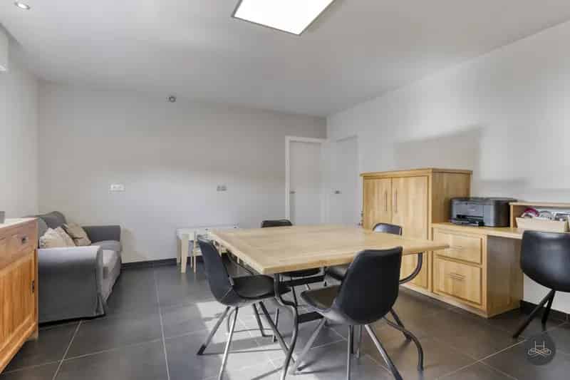 Huis te koop Begijnendijk: Energiezuinige woning met broodjeszaak