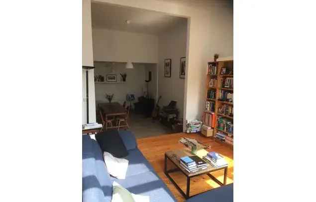 Huur 1 slaapkamer appartement van 70 m² in Antwerp