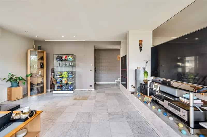 Ruime Open Bebouwing met Zwembad te Koop