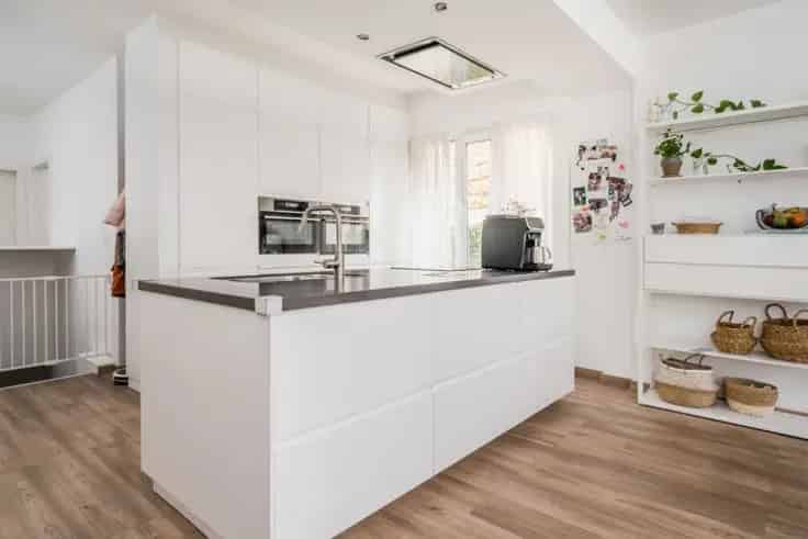 Appartement Te Koop Antwerpen: Ruim Appartement met Souterrain