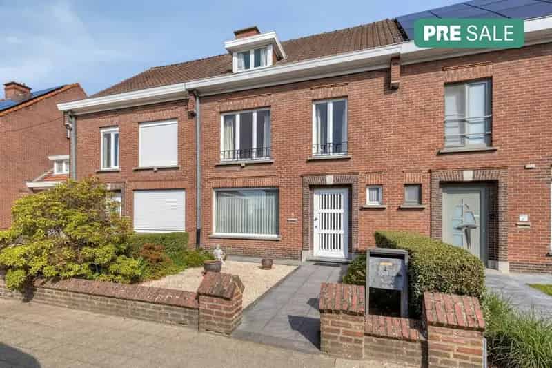 Ruime gezinswoning met 4 slaapkamers te Izegem