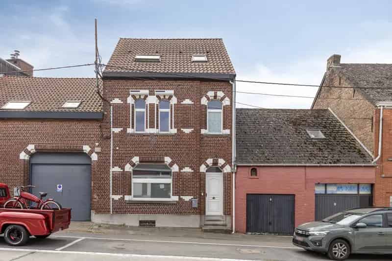 Ruime woning met prachtig uitzicht te koop