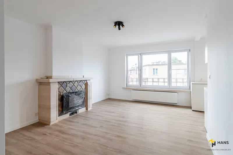 Gerenoveerd Appartement 2 Slaapkamers Merksem