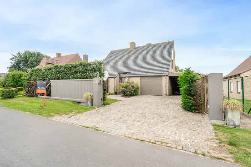 Huis te huur: Villa met open zicht en eiken bijgebouw