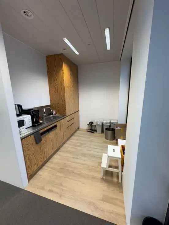 Kantoor te Huur Madrasstraat