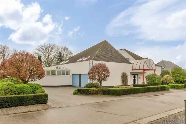 Villa te Achel op zuidgericht perceel van 2300m²