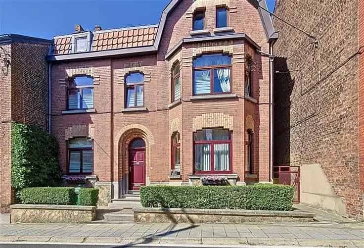 Huis Te Koop Jemeppe-sur-Sambre 4 slaapkamers 241m2