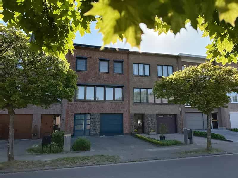 Huis te koop: Instapklare beletage met tuin nabij A12 E19