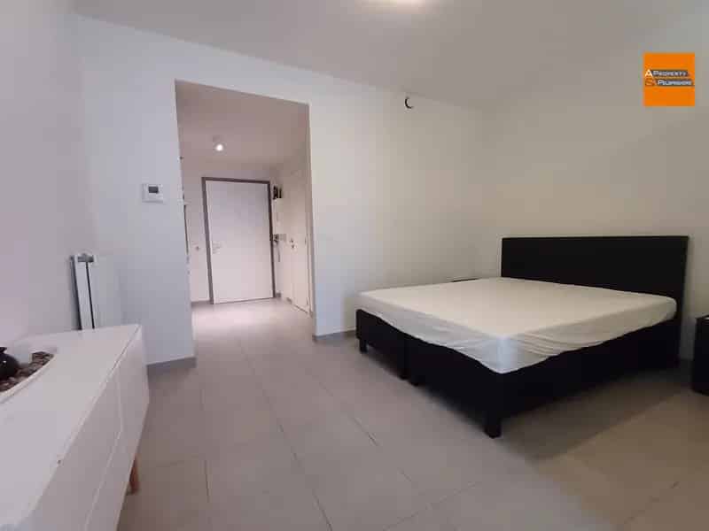 Ruime gemeubileerde studio te koop