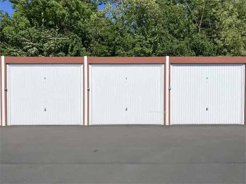 Garage te Huur Meulebeke - Automatische Poort en Verlichting