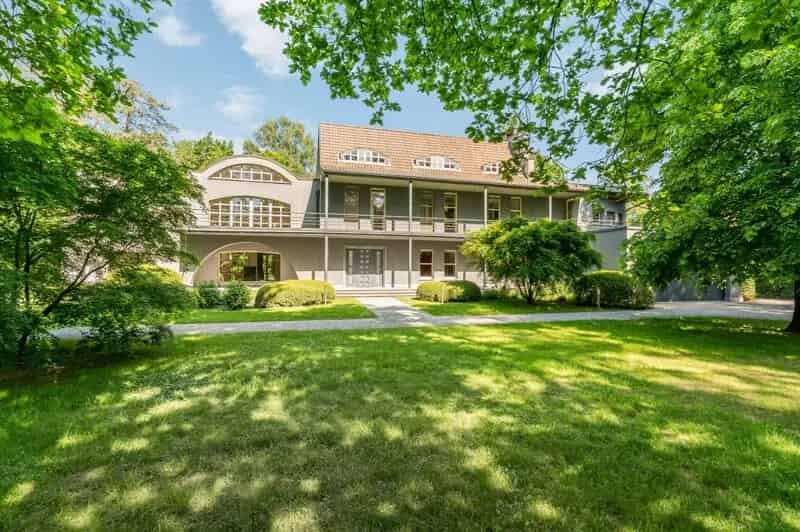 Luxe Villa te Schilde 5 slaapkamers Zwembad 6 badkamers