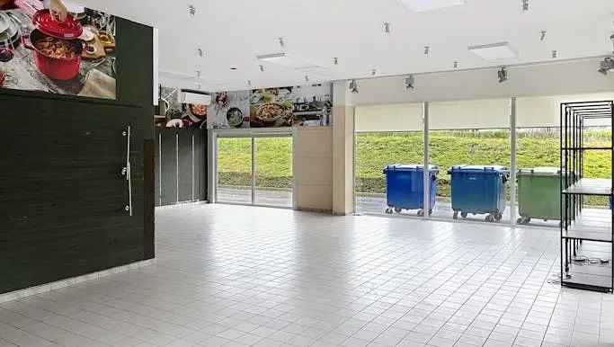 Magazijn Kantoor te Huur Kortrijk 1675m² Nabij R8 E17 E403