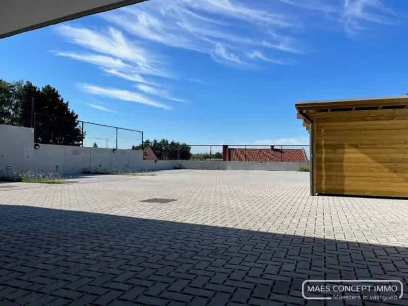 Afgesloten staanplaats te koop Anzegem centrum