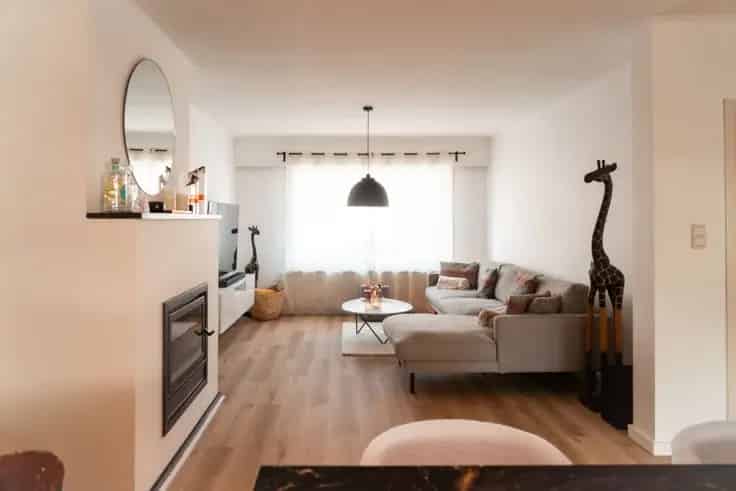 Huis Te Koop Kapellen: Ruime Rijwoning 134m² met Tuin en Oprit