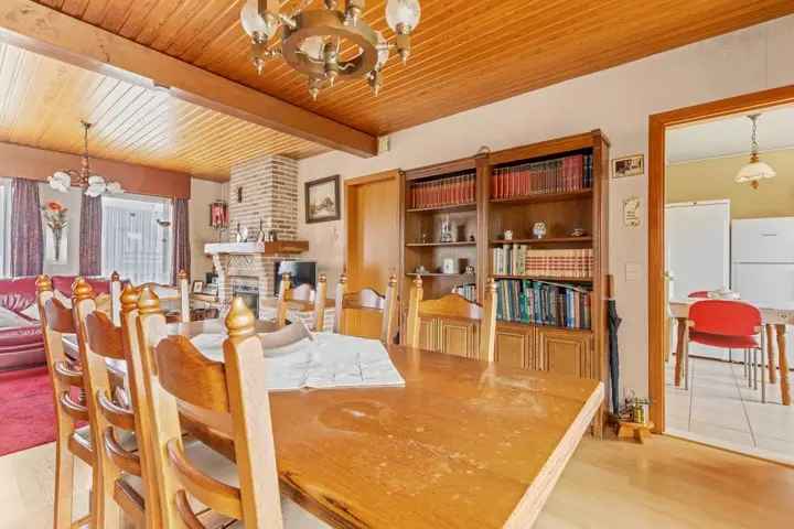 Te koop bungalow in Aalter met ruim perceel en uitstekende verbinding