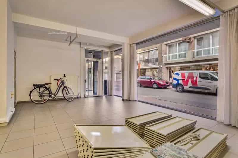 Handelspand met Appartement te Koop Roeselare Centrum