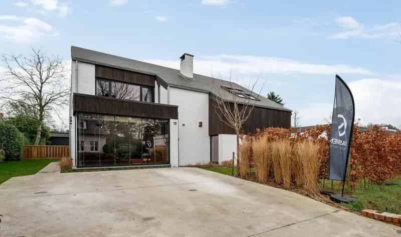 Villa te koop Brecht Sint Job 5 slaapkamers zwembad
