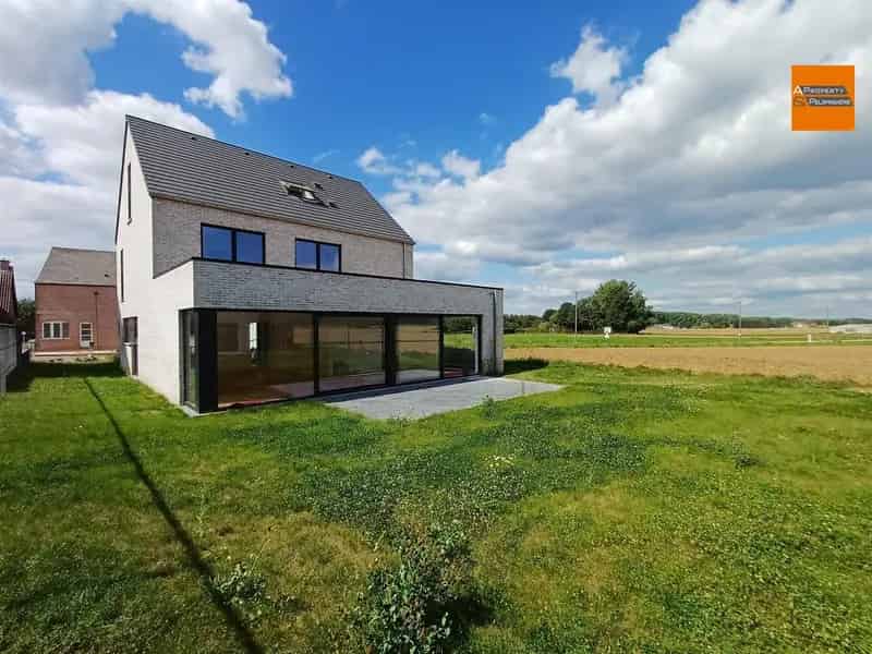 Nieuwbouwwoning met 4 slaapkamers en prachtig zicht op velden en bos