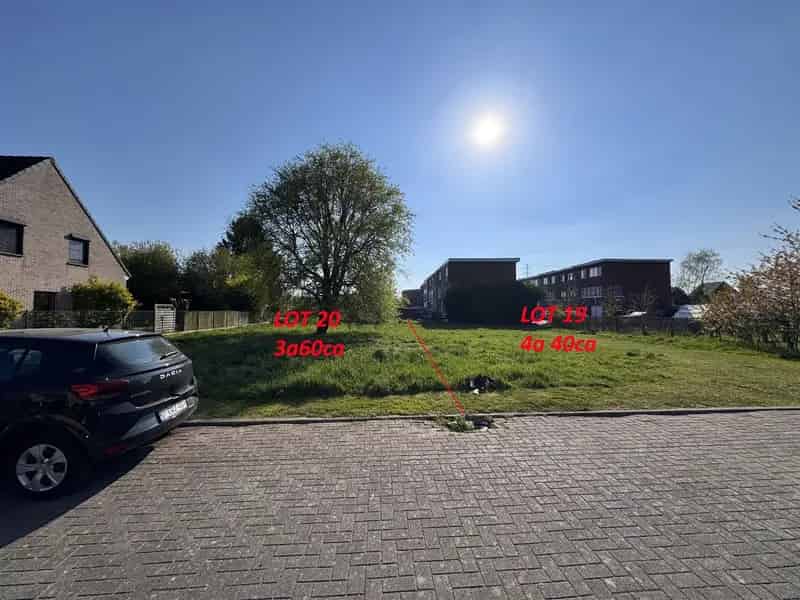 Bouwgrond Halle: Halfopen Bebouwing Nabij Centrum