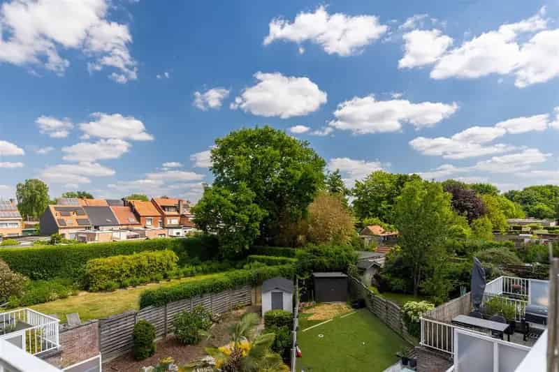 Dakappartement met groot terras en inpandige garage