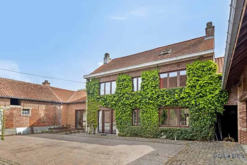 Huis te koop: Gerenoveerde hoeve met 13 ha grond
