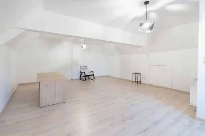 Huis te koop in Zele: Ruime halfopen bebouwing