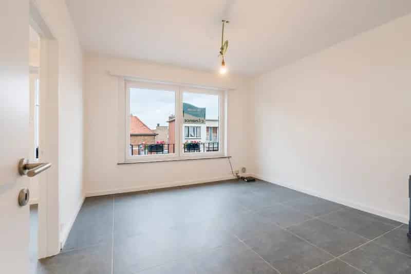 Gerenoveerd 2-slaapkamerappartement te koop in Oostende