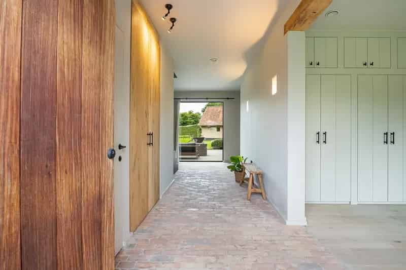 Luxe Landelijke Villa met Zwemvijver en Ruime Kelder
