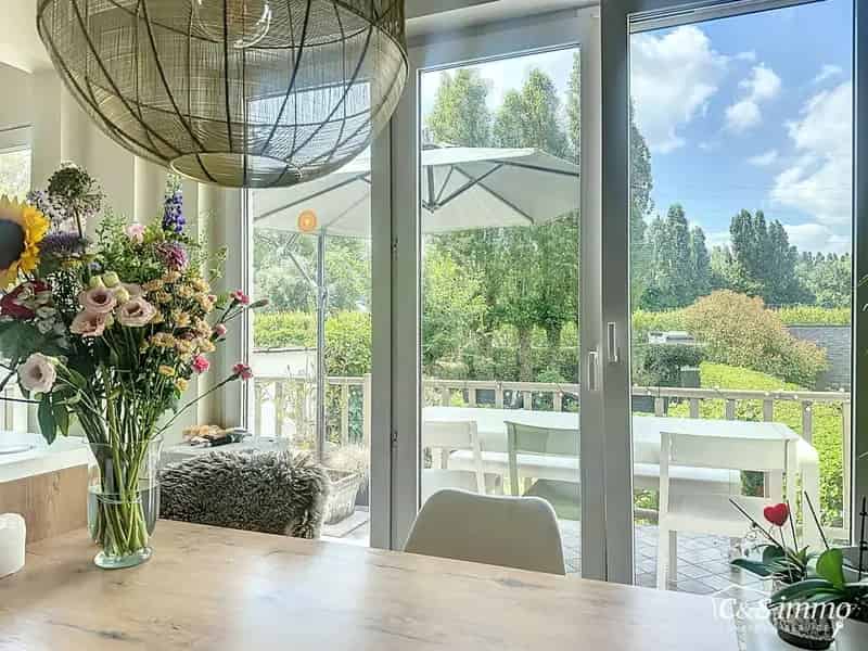 Halfopen woning te koop Wijnegem 2 slaapkamers tuin garage