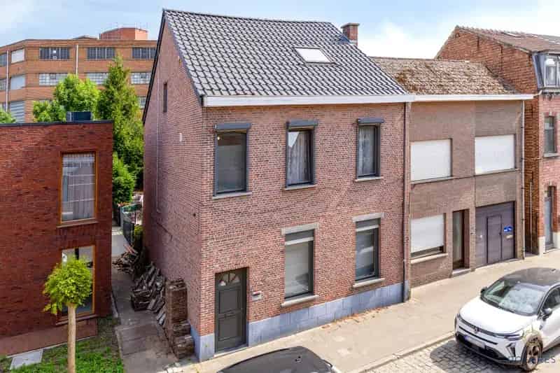 Gerenoveerde gezinswoning met 4 slaapkamers nabij Leuven