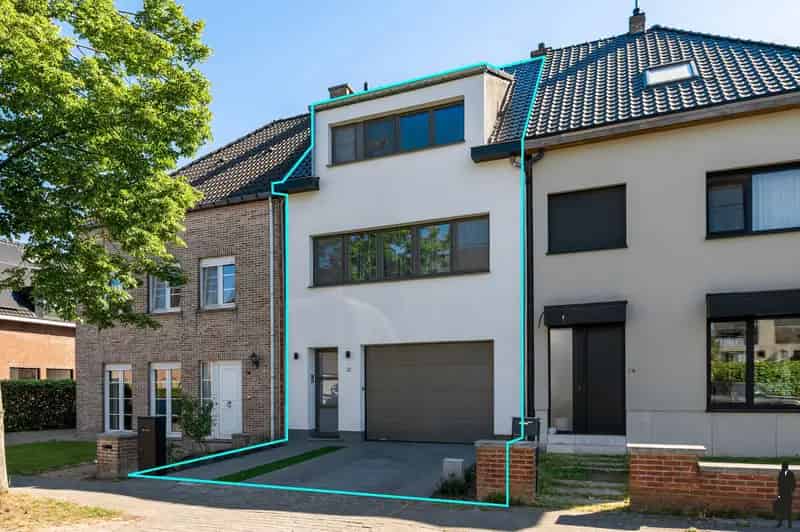 Huis te koop Kontich 3 slaapkamers 2 badkamers tuin zwembad gerenoveerd