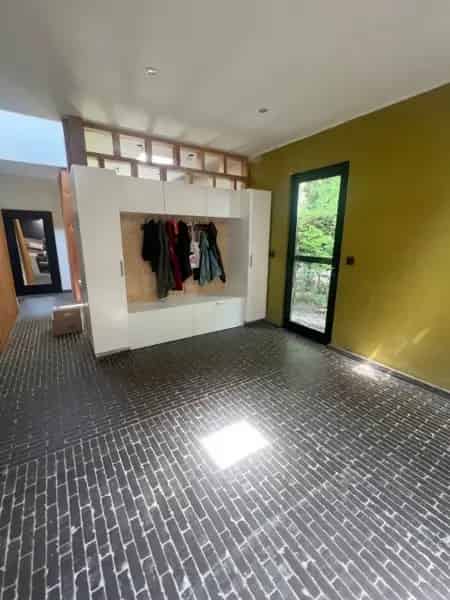 Huis te huur: unieke villa met 6 slaapkamers en grote tuin