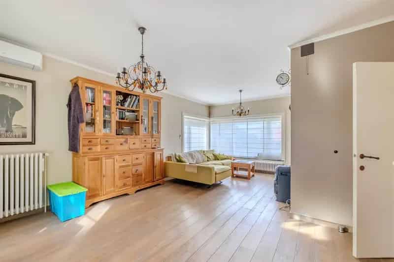 Vrijstaande woning 740m² 3 slaapkamers Geel