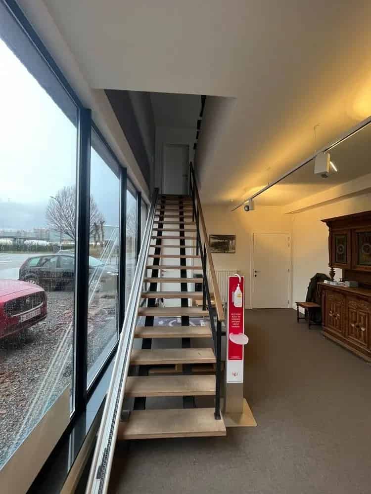 Bedrijfsgebouw 775m2 te Huur