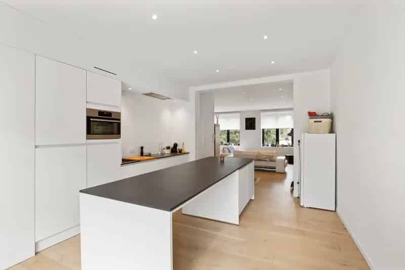 Appartement te huur Oostende: 2 slaapkamers, zonnig terras