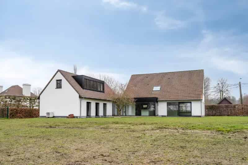 Huis te huur Vurste: Ruime gezinswoning 312m² 2 woonunits