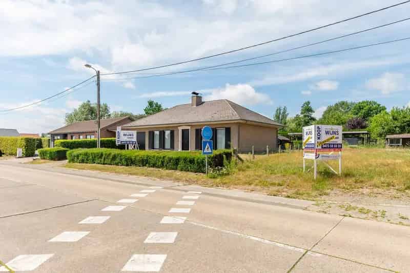 Open Bebouwing 3 Slaapkamers Garage Tuin